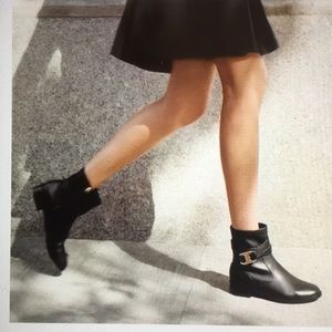 Tory Burch Gemini link bootie.  Size 7